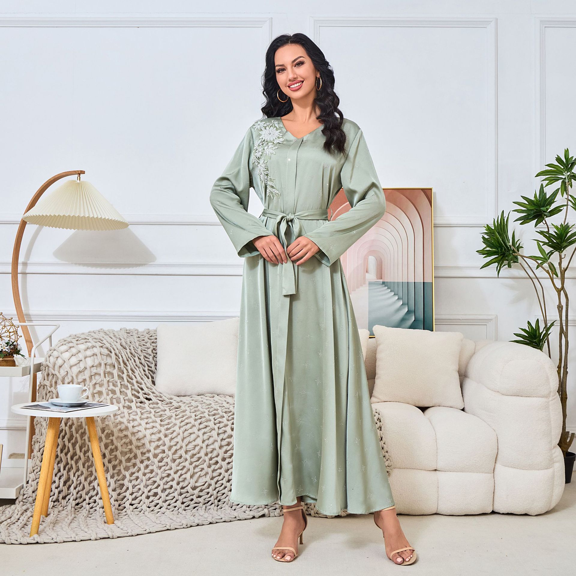 Street Fashion Dubai - Dubai Hot Diamond Pendulum Robe Abaya