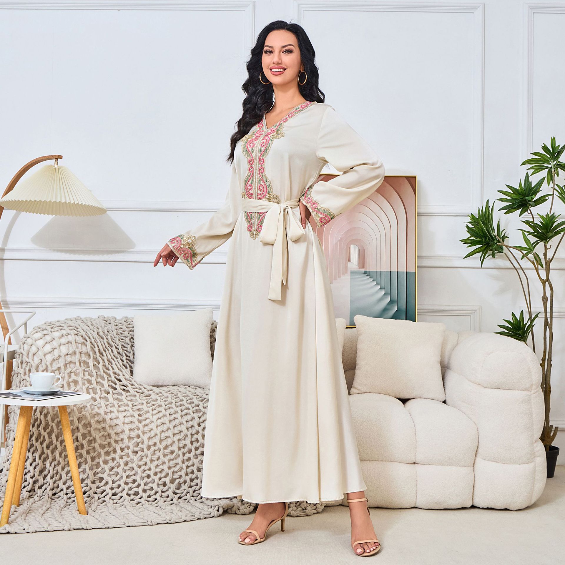 Arabian Clothing Beaded Embroi - Street Fashion Dubai recensie en prijs